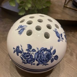 Horchow blue and white flowers